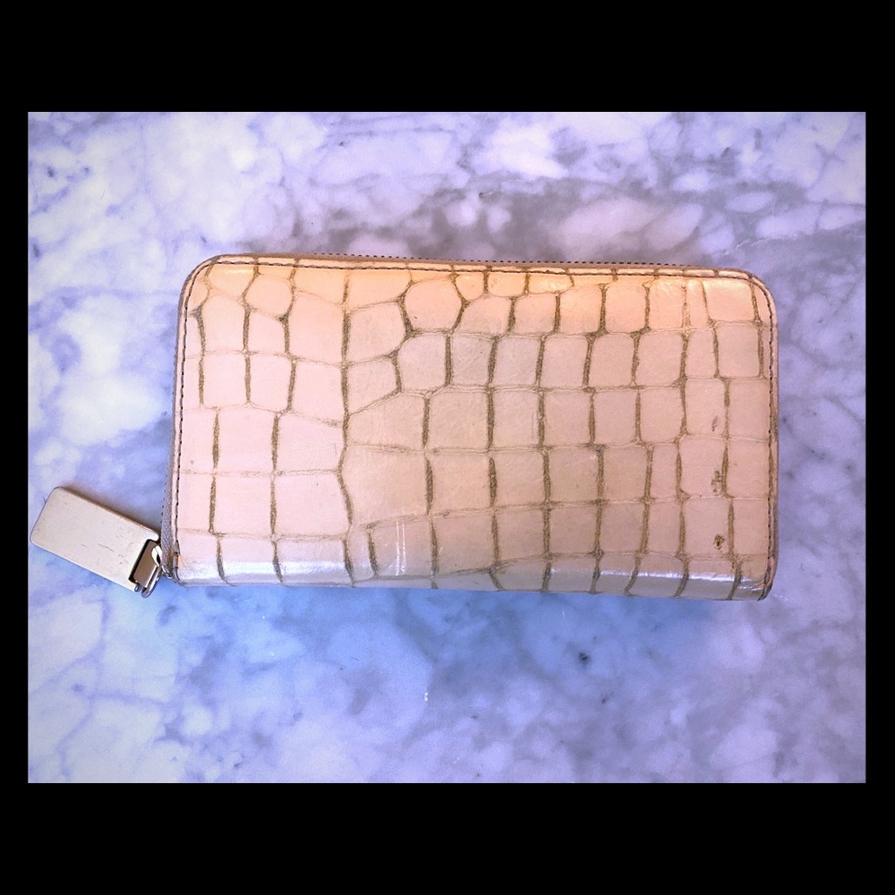 💖Gorgeous Banana Republic Fake Snakeskin Wallet